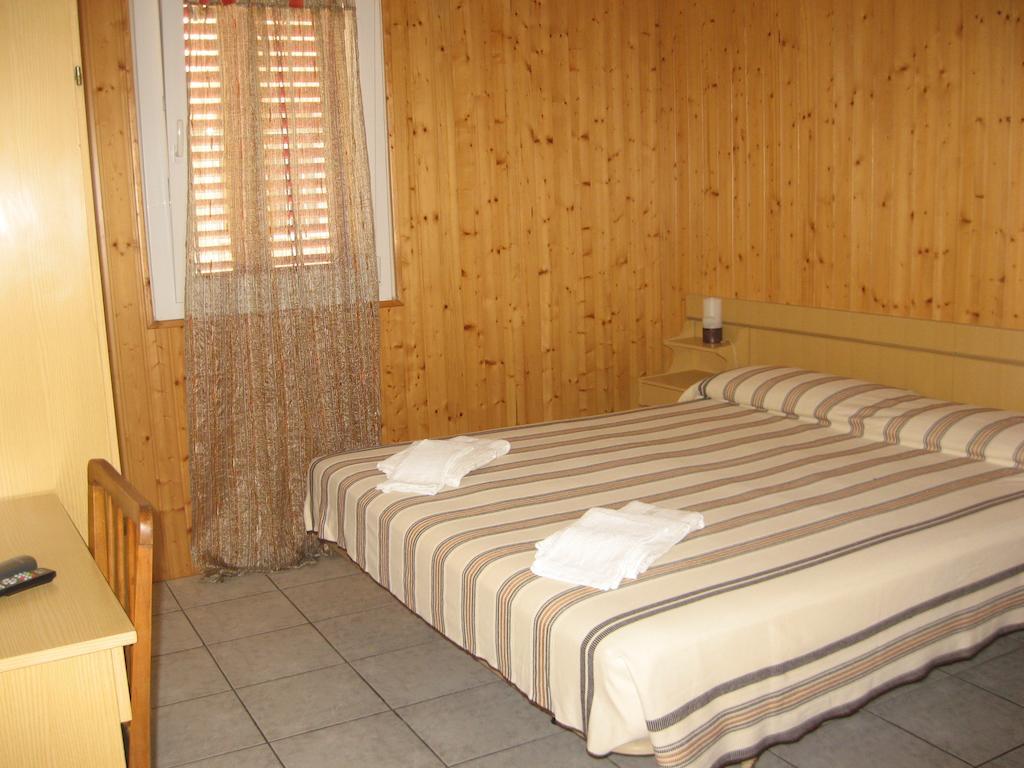Hotel Eleonora Rimini Room photo