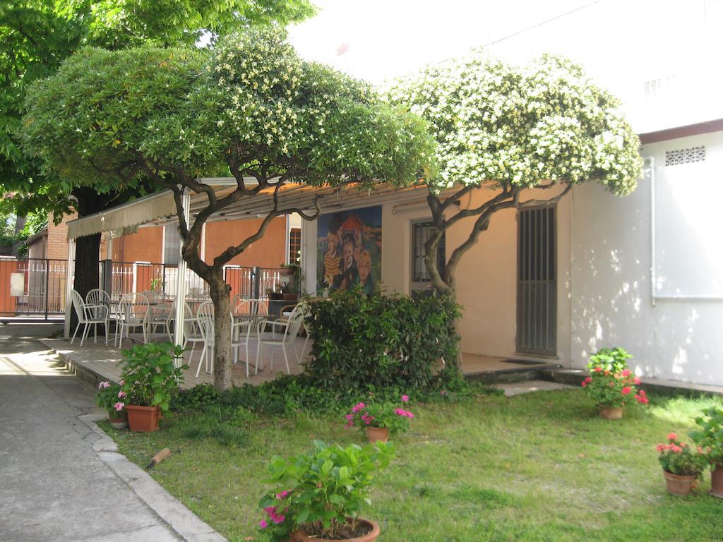 Hotel Eleonora Rimini Exterior photo