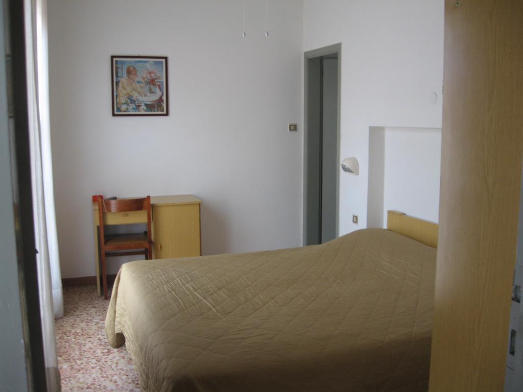 Hotel Eleonora Rimini Room photo