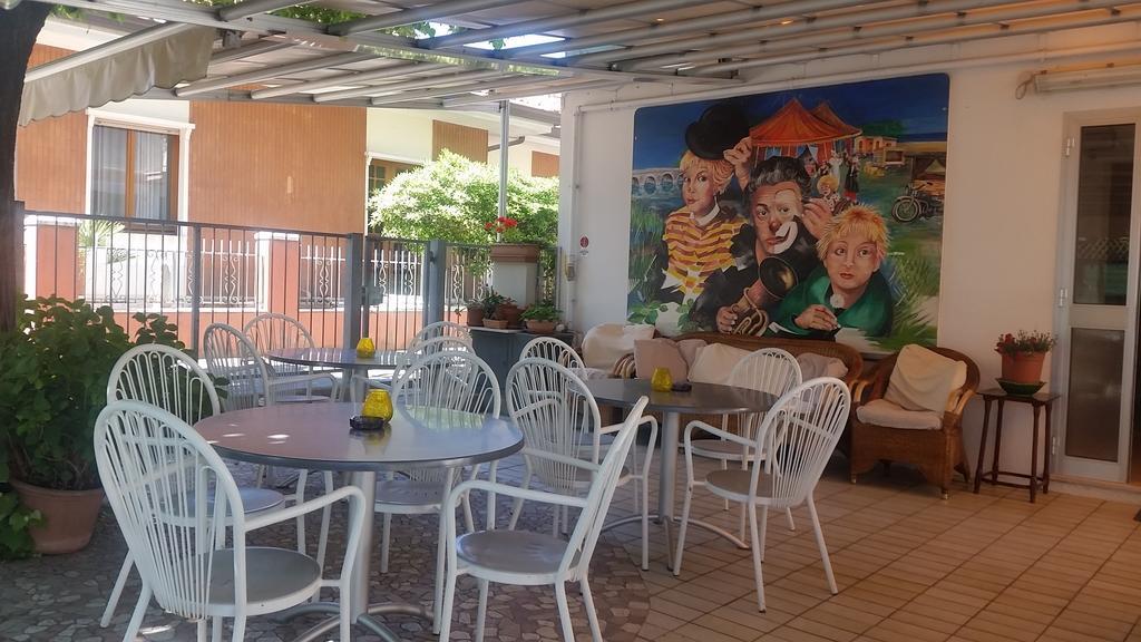 Hotel Eleonora Rimini Exterior photo
